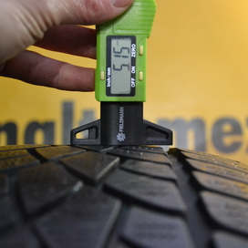 Használt Téli Dunlop SP Winter Sport 3D (Rep) gumiabroncs (235 / 40 / R19)